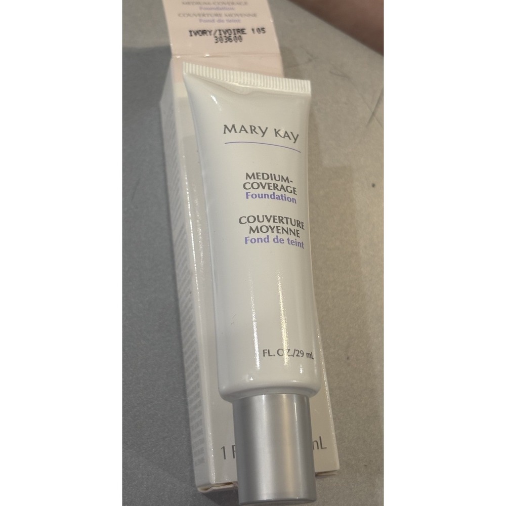 New Mary Kay Medium Coverage Foundation IVORY 105 - 303600